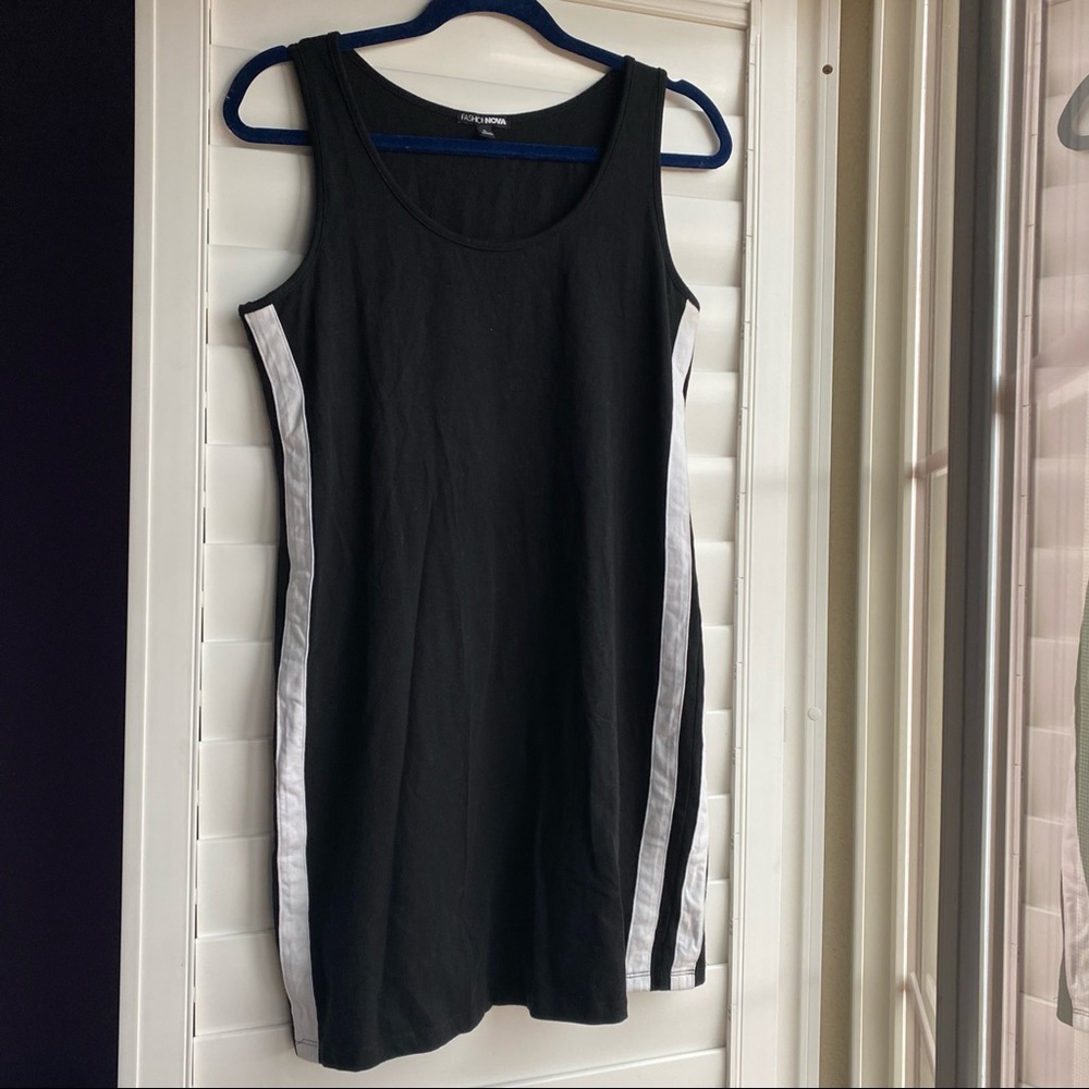🪲 Fashion Nova simple black dress